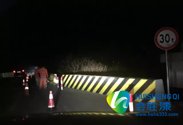 雨夜路面反光漆廣角高亮立面標(biāo)志施工工藝