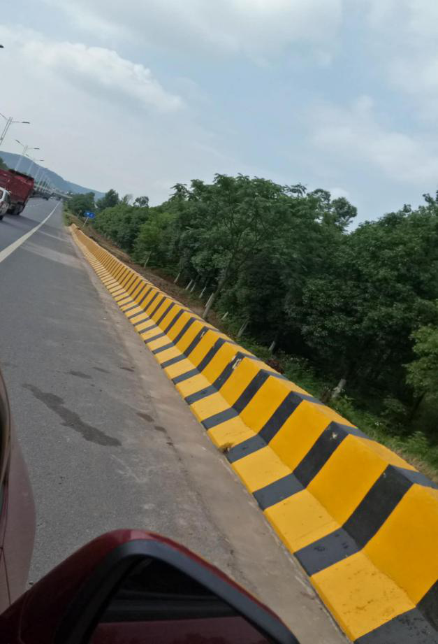 火辣辣的夏天兵臨城下，道路反光漆施工注意事項(xiàng)