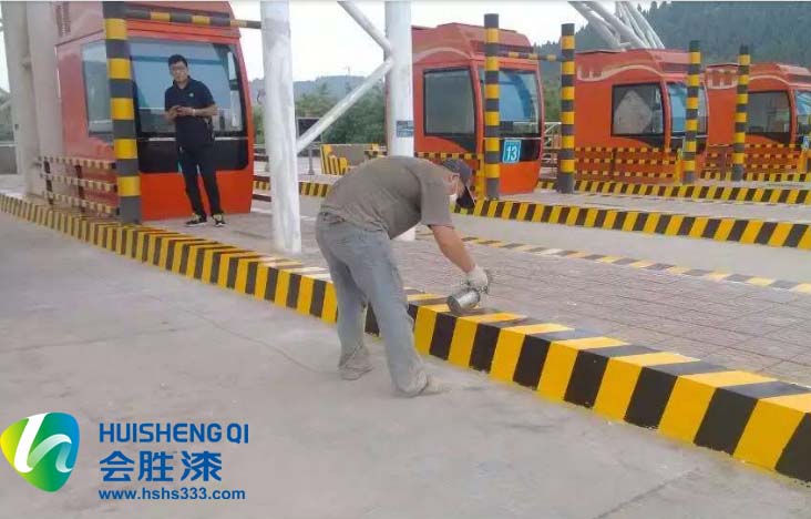 刷反光漆時是否需要先清除殘留的普通油漆？