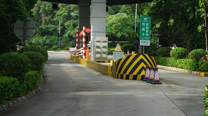 安全島反光漆重新涂刷收費(fèi)站