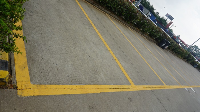 涂刷方案50問之停車場反光漆的發(fā)白如何避免？