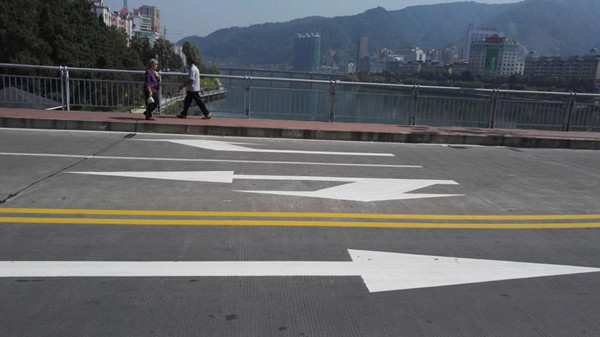 牢記道路反光漆的這些小貼士，關鍵時候可以幫上您