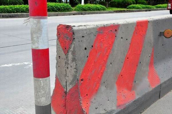 嚇壞了！居然用普通油漆當(dāng)成反光漆使用，后果很嚴(yán)重