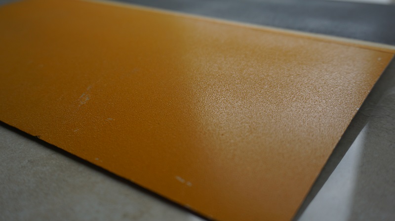 匯勝化工反光漆獨(dú)特的產(chǎn)品工藝保障持續(xù)反光效果