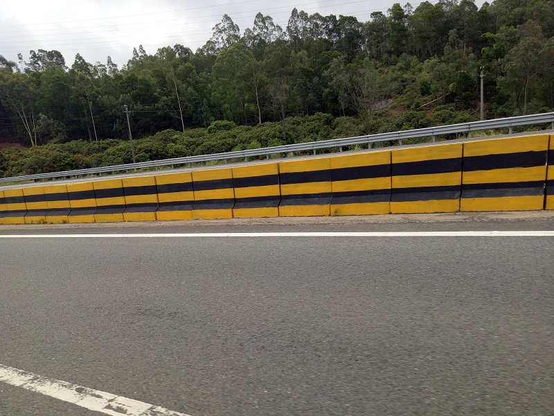 反光油漆為何慘遭拆散？嚇到都懵了