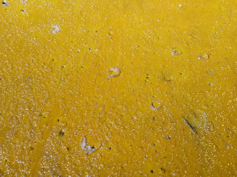 關于隧道反光漆的針孔問題知多少？