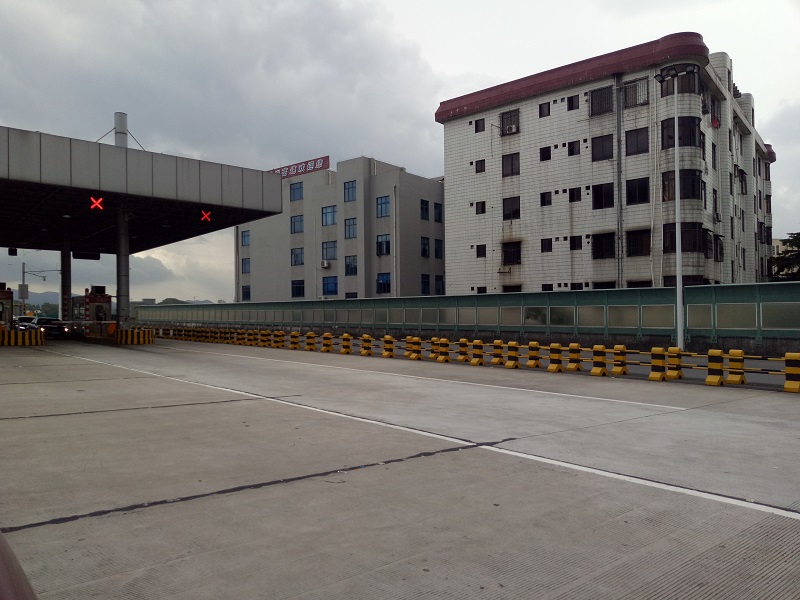 高速道路反光漆