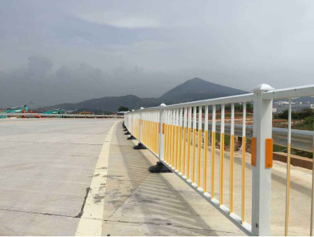 樺甸道路護(hù)欄反光漆