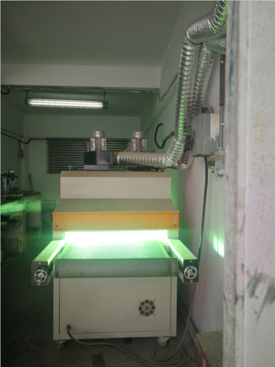 快看！施工隊(duì)都關(guān)心的馬路反光漆使用壽命