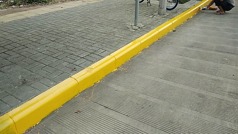 道路專用反光涂料發(fā)生褶皺是怎么回事？