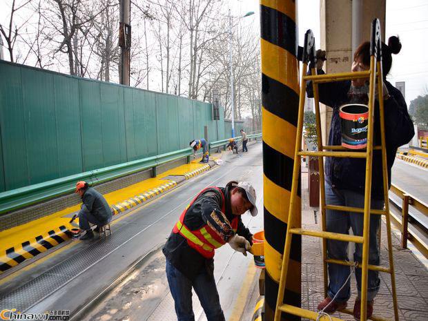 冬季，公路專用反光漆的施工還應(yīng)注意這些……