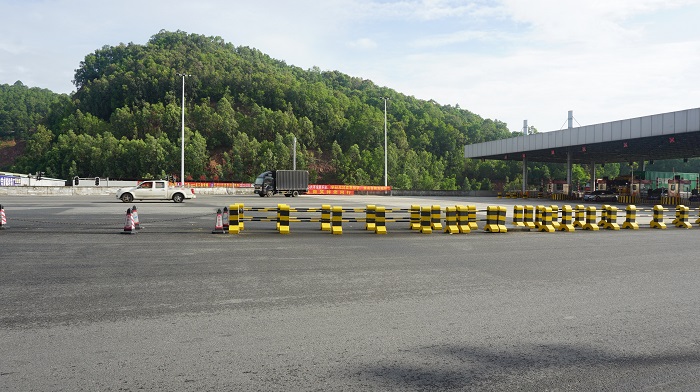 道路反光漆施工方法的優(yōu)缺點(diǎn)——滾涂