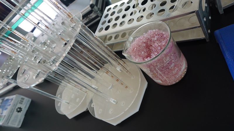 公路反光漆廠家的生產(chǎn)原材料質(zhì)量控制