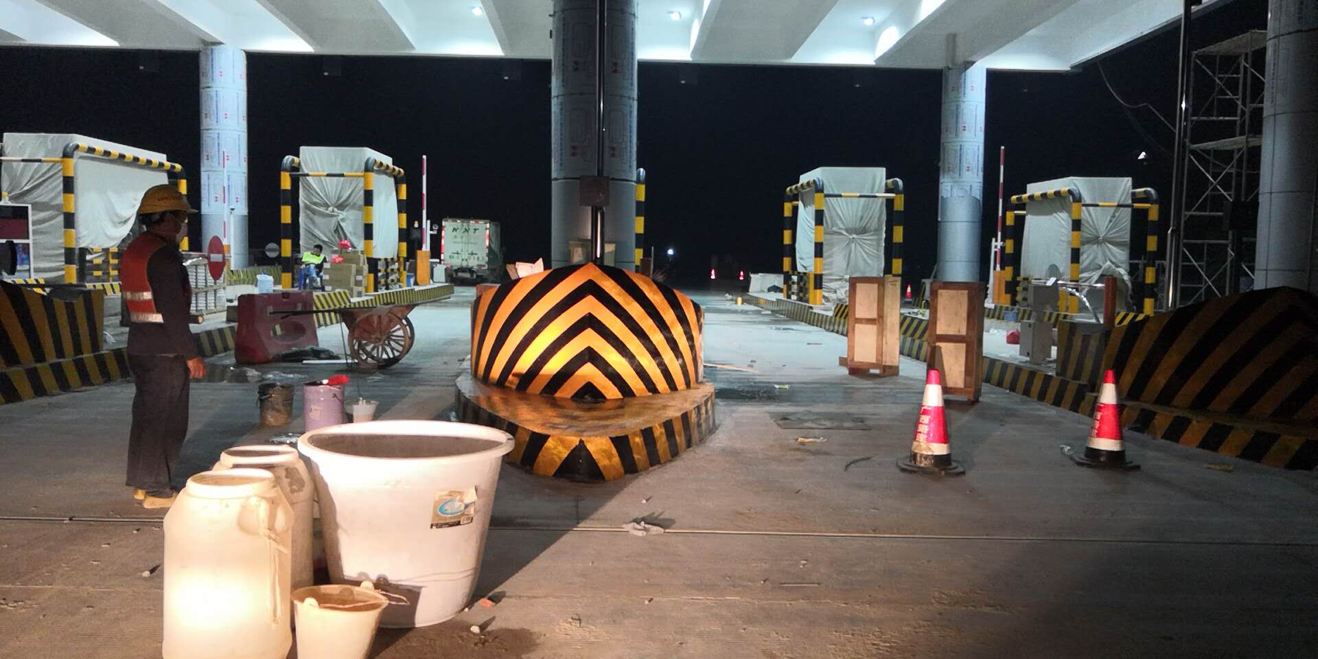 高強反光漆底漆是什么顏色的？