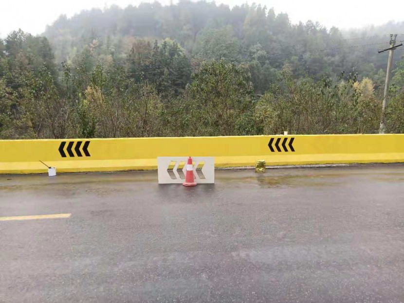 什么是道路防護反光漆的針孔與縮孔？