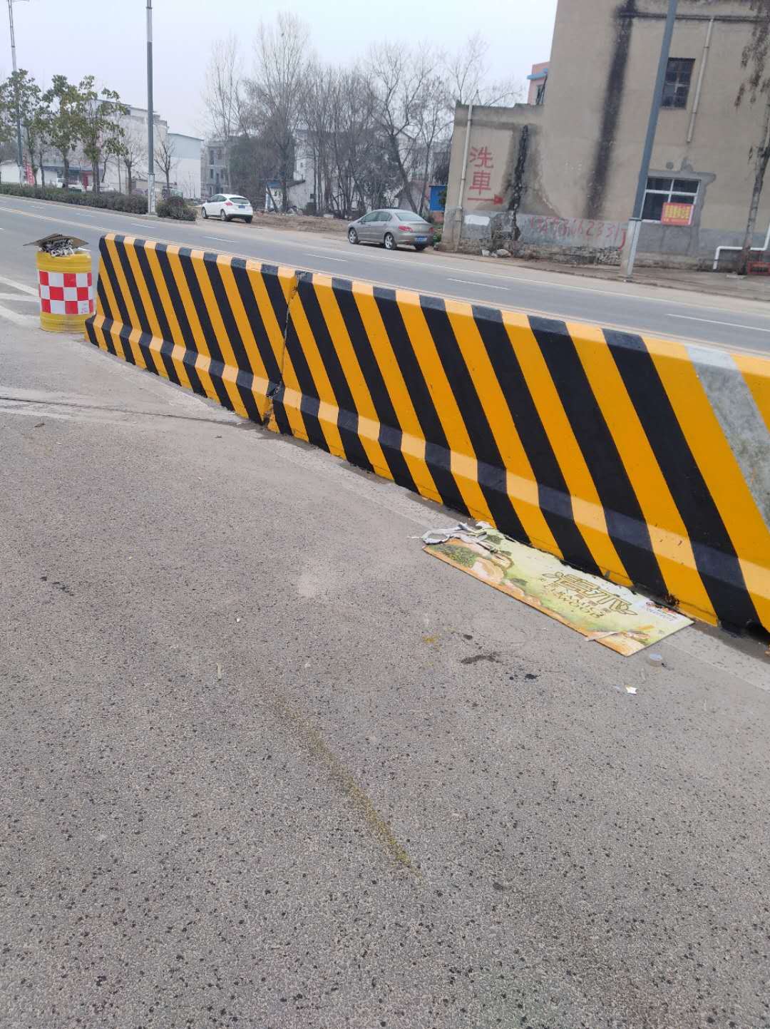 怎樣有效預(yù)防道路防護反光漆出現(xiàn)流掛？