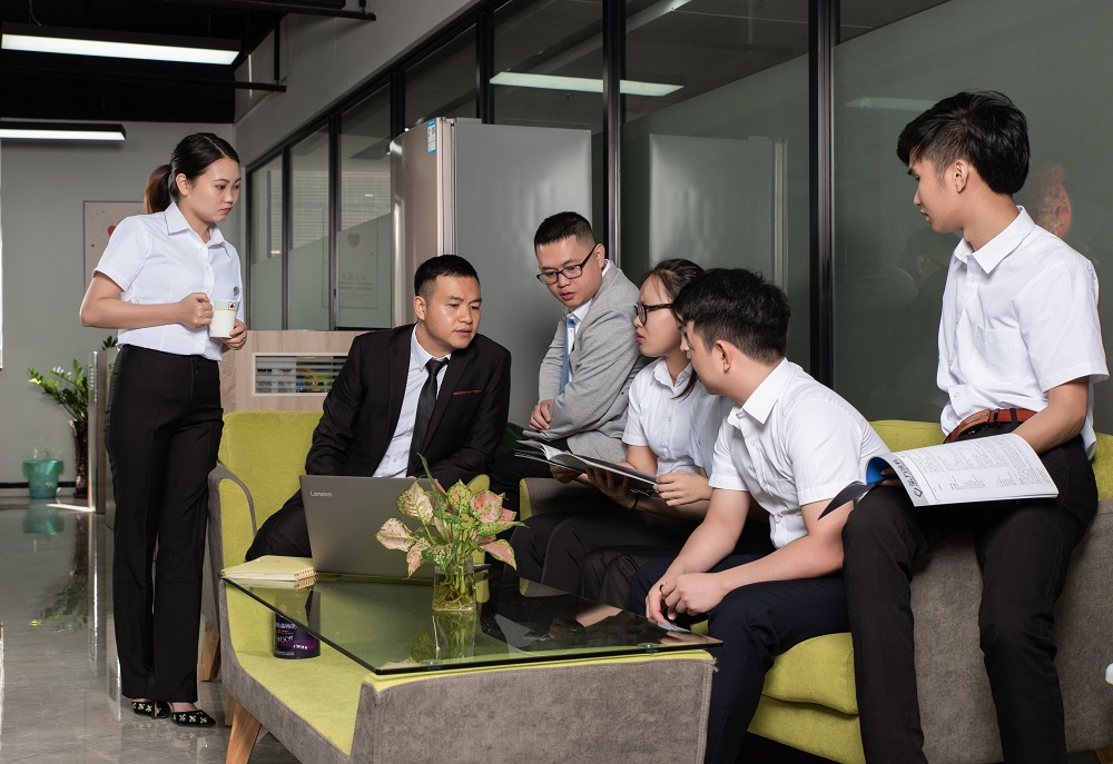 來自東莞匯勝化工一位反光漆業(yè)務員的工作日常