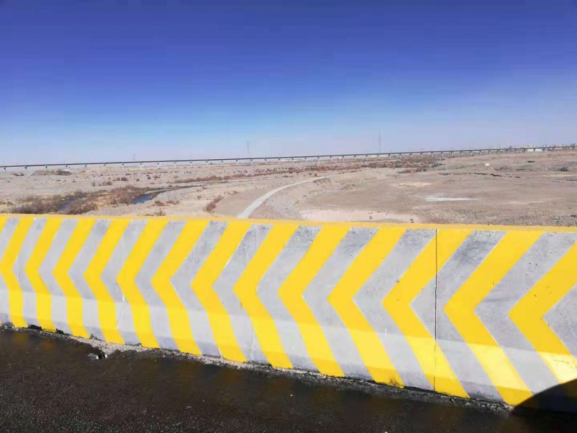 東莞匯勝化工教您如何進(jìn)行高質(zhì)量的反光油漆噴涂