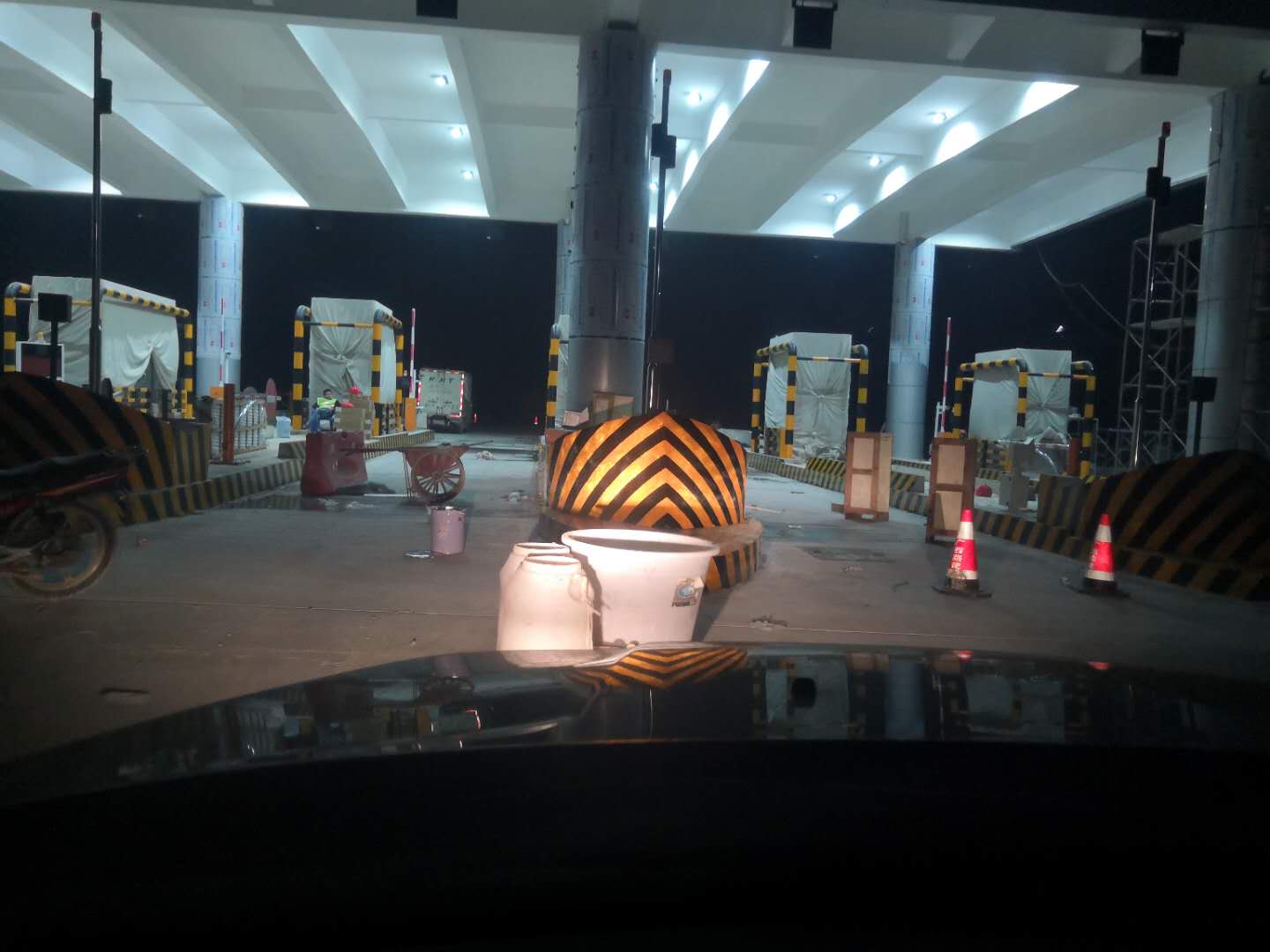 警示反光油漆所在的化工行業(yè)到底經(jīng)歷了什么？