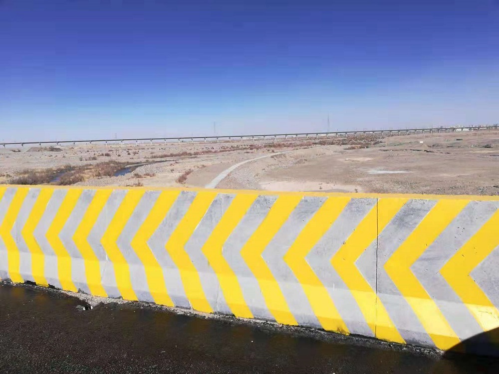 高速公路反光油漆的耐候性有多強？