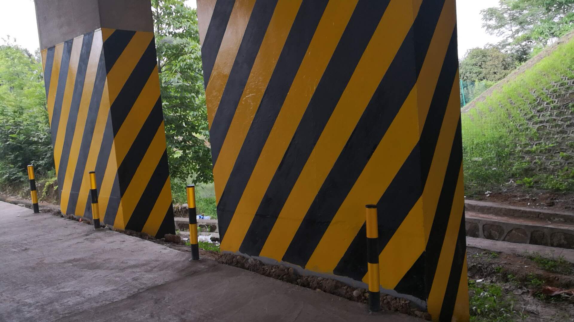 橋梁夜間反光漆的反光效果怎么樣？