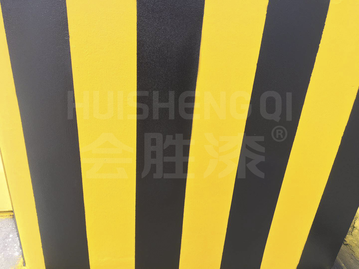 交通設(shè)施為什么要涂刷反光漆？