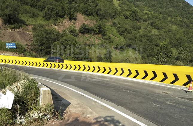 【西安高速隔離墻工程】客戶反饋反光漆效果圖