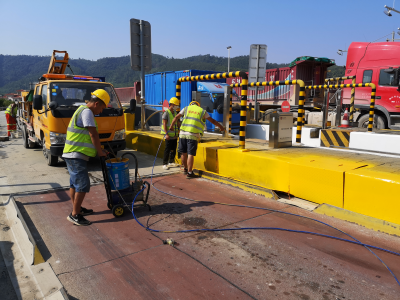 道路警示工程為什么會(huì)選擇會(huì)勝反光油漆？