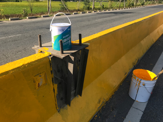 立面反光漆跟反光膜有什么區(qū)別？