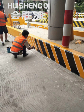 車(chē)庫(kù)跑道反光漆的厚薄程度都由什么決定？