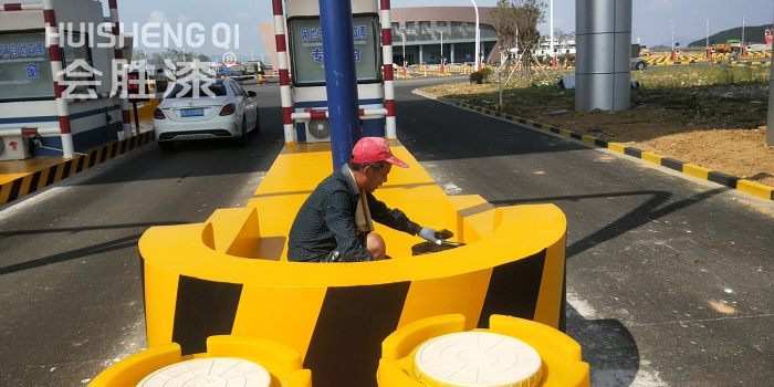 車道安全島油漆的施工環(huán)境和底材處理小建議