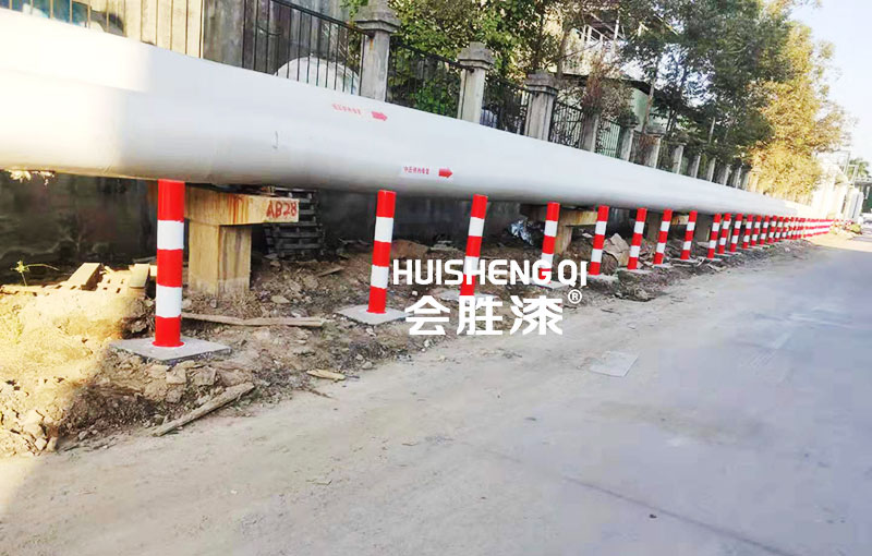 立柱刷反光漆還是貼反光膜好？