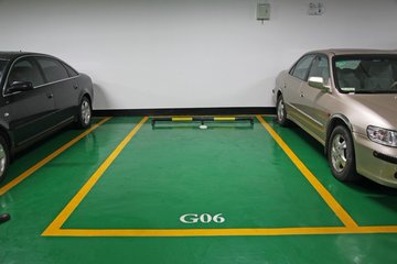 停車位劃線反光油漆.jpg