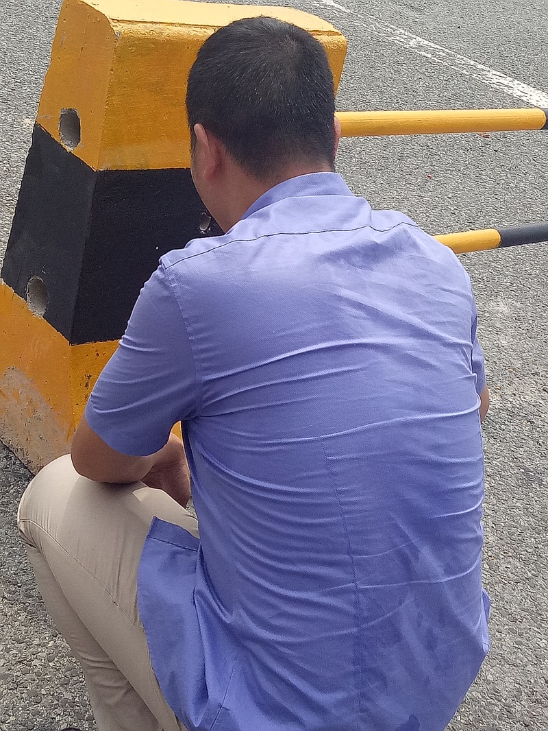 防撞墩反光漆
