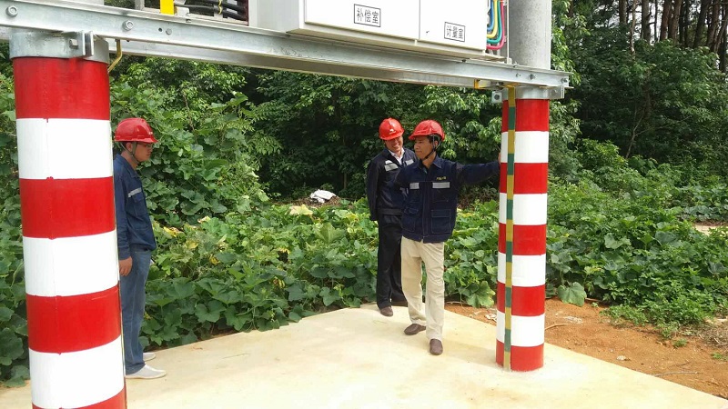 道路紅白反光漆