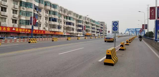 道路防撞墩反光漆