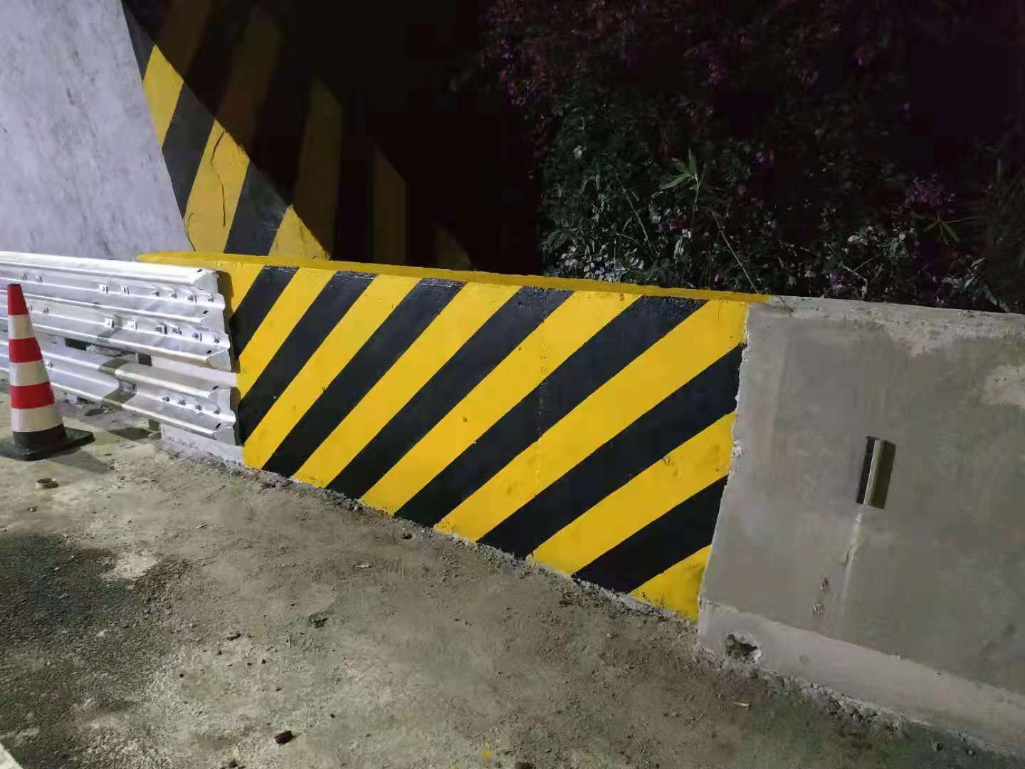 公路護(hù)欄反光漆