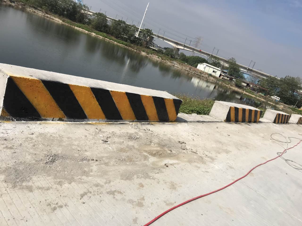 高強道路反光漆效果圖